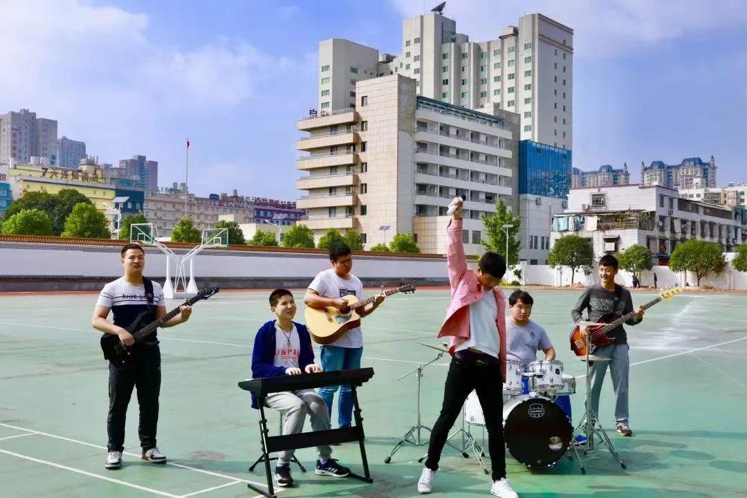 毕业于长沙特校的两位青年,闪耀冬残奥会开、闭幕式休闲区蓝鸢梦想 - Www.slyday.coM 毕业于长沙特校的两位青年,闪耀冬残奥会开、闭幕式休闲区蓝鸢梦想 - Www.slyday.coM