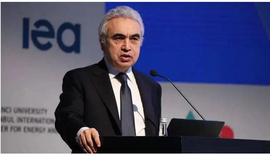 再过2天,油价又要涨!92号汽油直逼“9元大关”,1升油上调7毛7休闲区蓝鸢梦想 - Www.slyday.coM 再过2天,油价又要涨!92号汽油直逼“9元大关”,1升油上调7毛7休闲区蓝鸢梦想 - Www.slyday.coM