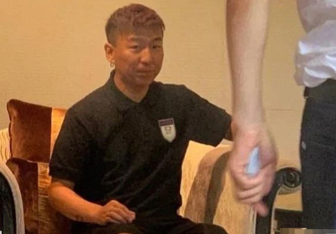 曾经当红，如今落魄的6位歌手现状，住桥洞，被封杀，发福隐退