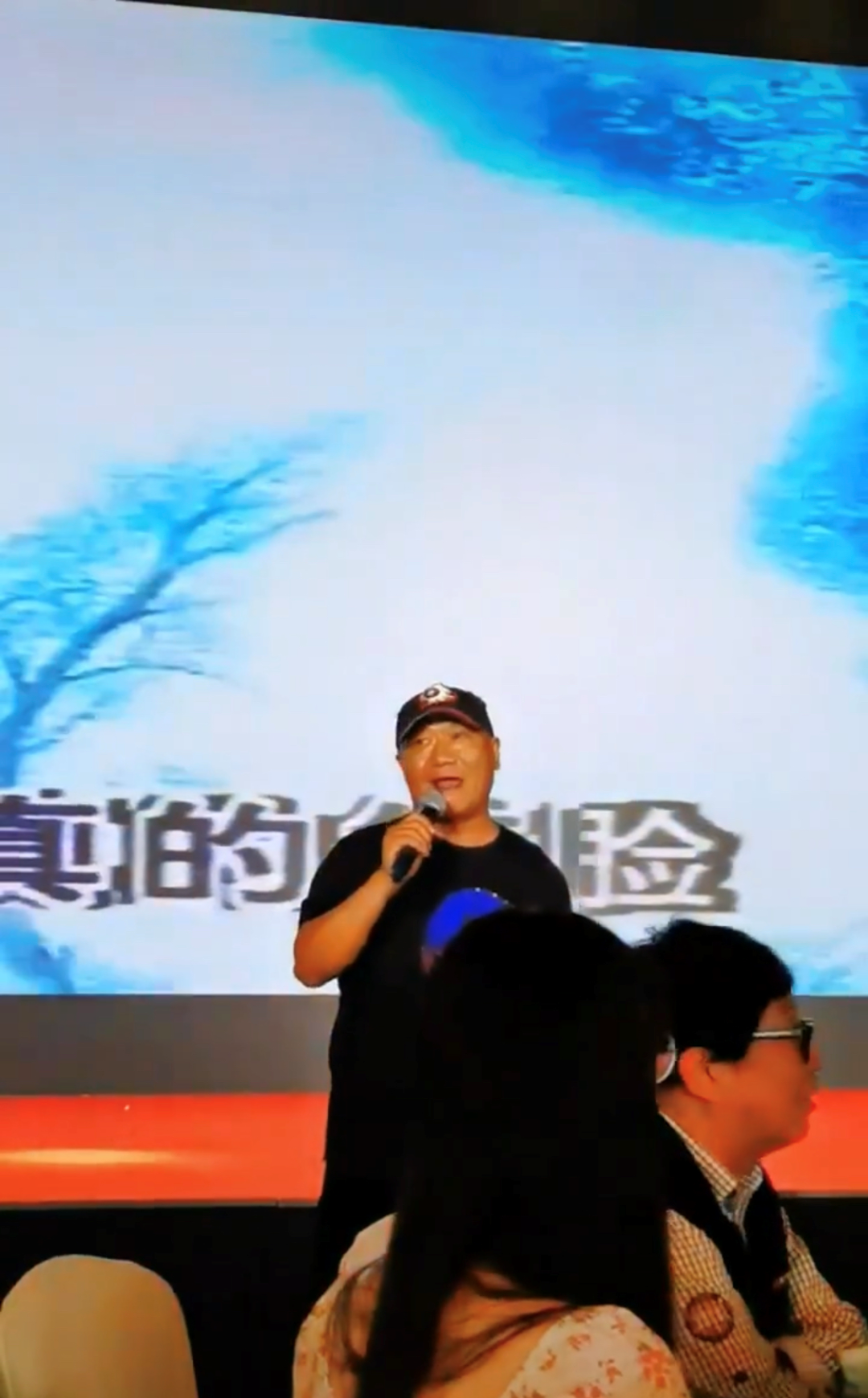 曾经当红，如今落魄的6位歌手现状，住桥洞，被封杀，发福隐退