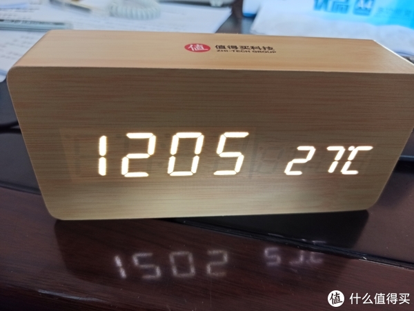 新季节新摆件,对着它说了很多中文关键词,差点让我误会有语音控制功能的值得买木纹时间显示器。休闲区蓝鸢梦想 - Www.slyday.coM 新季节新摆件,对着它说了很多中文关键词,差点让我误会有语音控制功能的值得买木纹时间显示器。休闲区蓝鸢梦想 - Www.slyday.coM