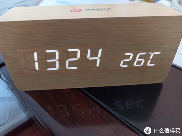 新季节新摆件,对着它说了很多中文关键词,差点让我误会有语音控制功能的值得买木纹时间显示器。休闲区蓝鸢梦想 - Www.slyday.coM 新季节新摆件,对着它说了很多中文关键词,差点让我误会有语音控制功能的值得买木纹时间显示器。休闲区蓝鸢梦想 - Www.slyday.coM