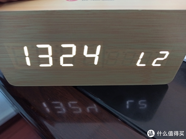 新季节新摆件,对着它说了很多中文关键词,差点让我误会有语音控制功能的值得买木纹时间显示器。休闲区蓝鸢梦想 - Www.slyday.coM 新季节新摆件,对着它说了很多中文关键词,差点让我误会有语音控制功能的值得买木纹时间显示器。休闲区蓝鸢梦想 - Www.slyday.coM