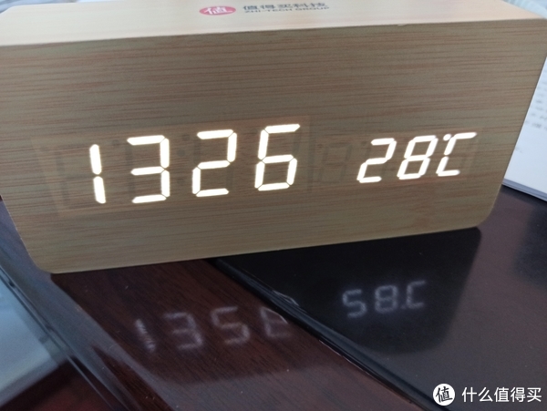 新季节新摆件,对着它说了很多中文关键词,差点让我误会有语音控制功能的值得买木纹时间显示器。休闲区蓝鸢梦想 - Www.slyday.coM 新季节新摆件,对着它说了很多中文关键词,差点让我误会有语音控制功能的值得买木纹时间显示器。休闲区蓝鸢梦想 - Www.slyday.coM