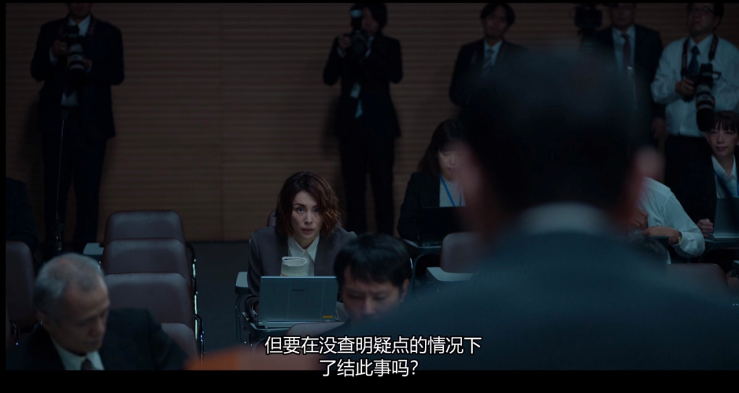 她以一己之力,扒开了这世界性丑闻 她以一己之力,扒开了这世界性丑闻