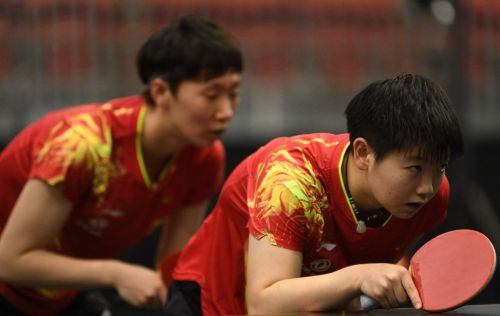 马龙3-2王楚钦,与梁靖崑同进8强,海产姐妹胜<a href=