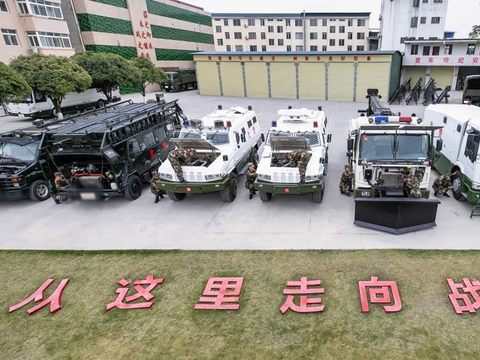 武警桂林支队组织车辆检修保养备战“年检”