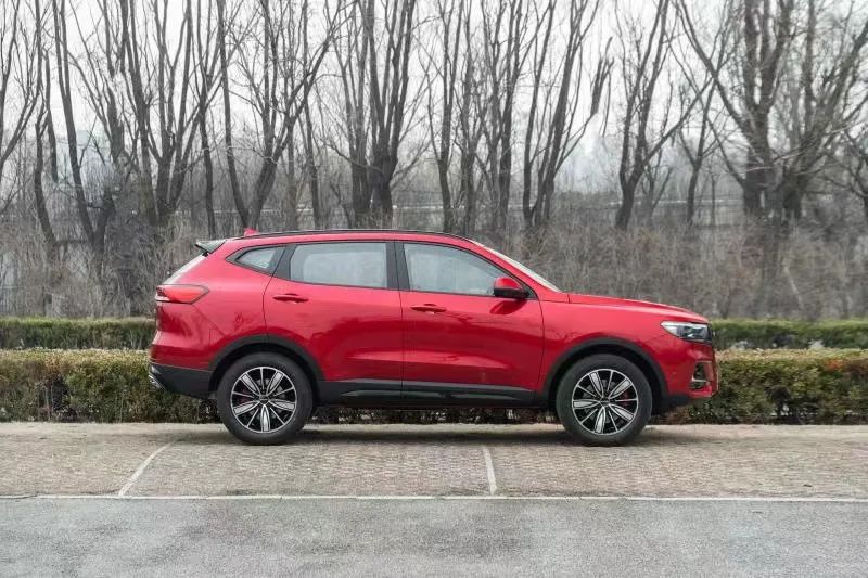 不到10万买销冠SUV,动力空间一级棒,唯独这点有些扎心...休闲区蓝鸢梦想 - Www.slyday.coM 不到10万买销冠SUV,动力空间一级棒,唯独这点有些扎心...休闲区蓝鸢梦想 - Www.slyday.coM