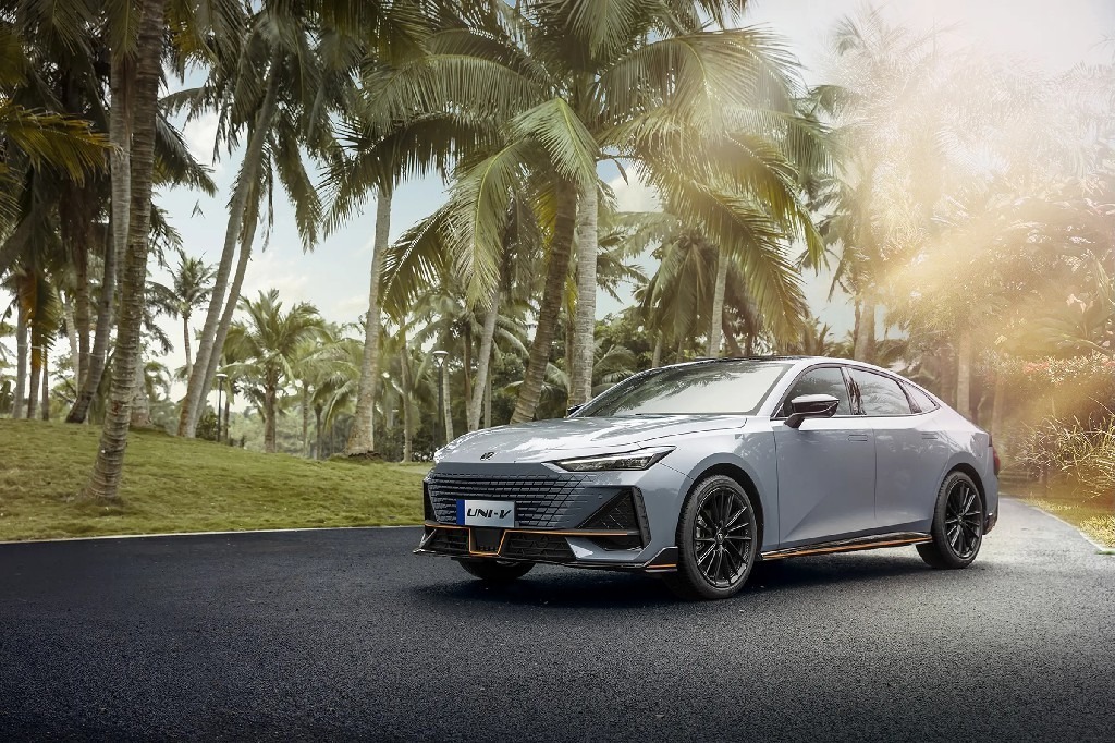 十万多圆跑车梦!UNI-V、MG6 PRO和影豹如何选?