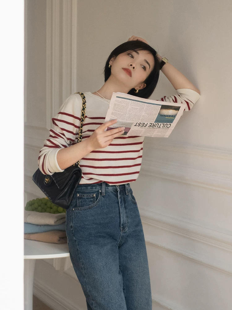 春天建议中年女性多备“针织衫”，搭配半身裙、裤子，显高又显瘦