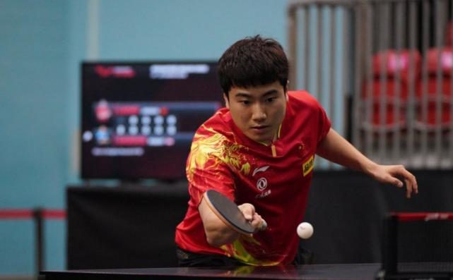 轻松过关!梁靖崑直落三局横扫卡尔森,强势挺进<a href=