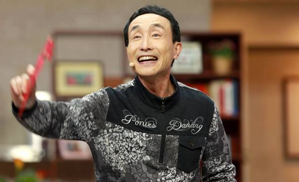 吃瓜群众看国足的“冯巩”之争,替中国足球的球员们说几句公道话休闲区蓝鸢梦想 - Www.slyday.coM 吃瓜群众看国足的“冯巩”之争,替中国足球的球员们说几句公道话休闲区蓝鸢梦想 - Www.slyday.coM