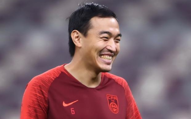 吃瓜群众看国足的“冯巩”之争,替中国足球的球员们说几句公道话休闲区蓝鸢梦想 - Www.slyday.coM 吃瓜群众看国足的“冯巩”之争,替中国足球的球员们说几句公道话休闲区蓝鸢梦想 - Www.slyday.coM