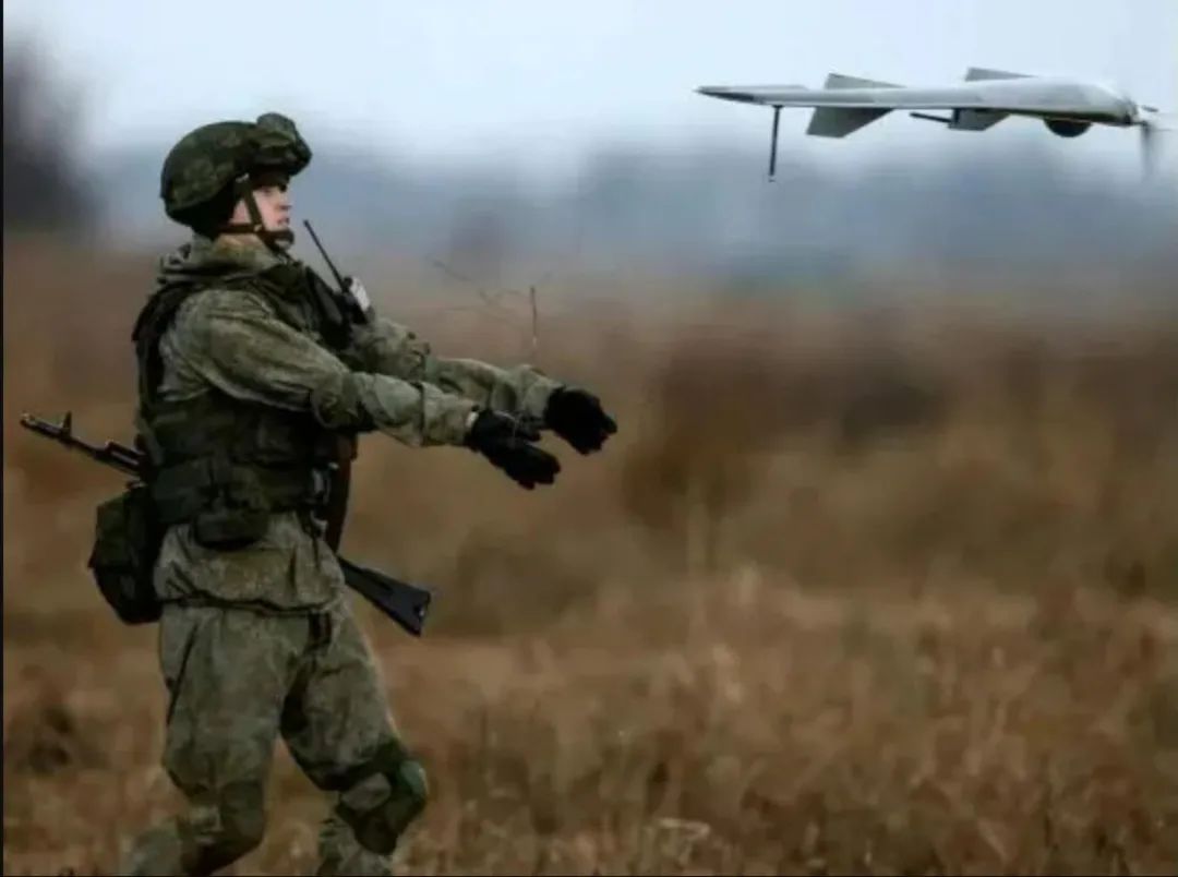 俄电子战系统让乌克兰月损一万架无人机？专家：大多是便宜的小型商用无人机|电子战|无人机|俄军_新浪新闻