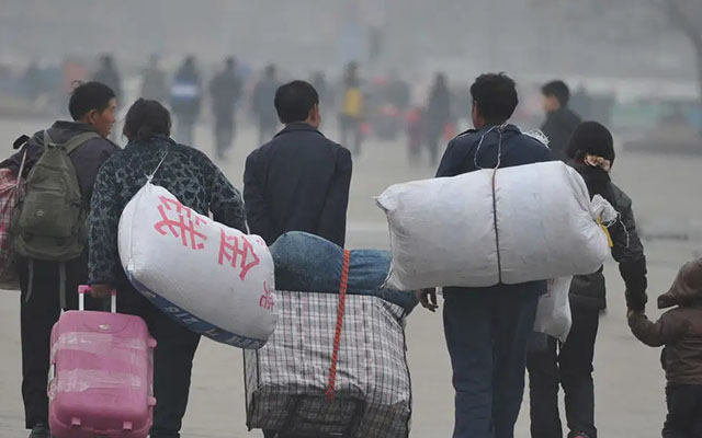 全国严查!多地发布“清退令”,农民工受影响,超60岁将“禁用”休闲区蓝鸢梦想 - Www.slyday.coM 全国严查!多地发布“清退令”,农民工受影响,超60岁将“禁用”休闲区蓝鸢梦想 - Www.slyday.coM