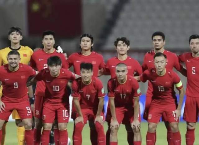 又一足球界外人士评论中国男足：1-3输越南没看见你们还要脸