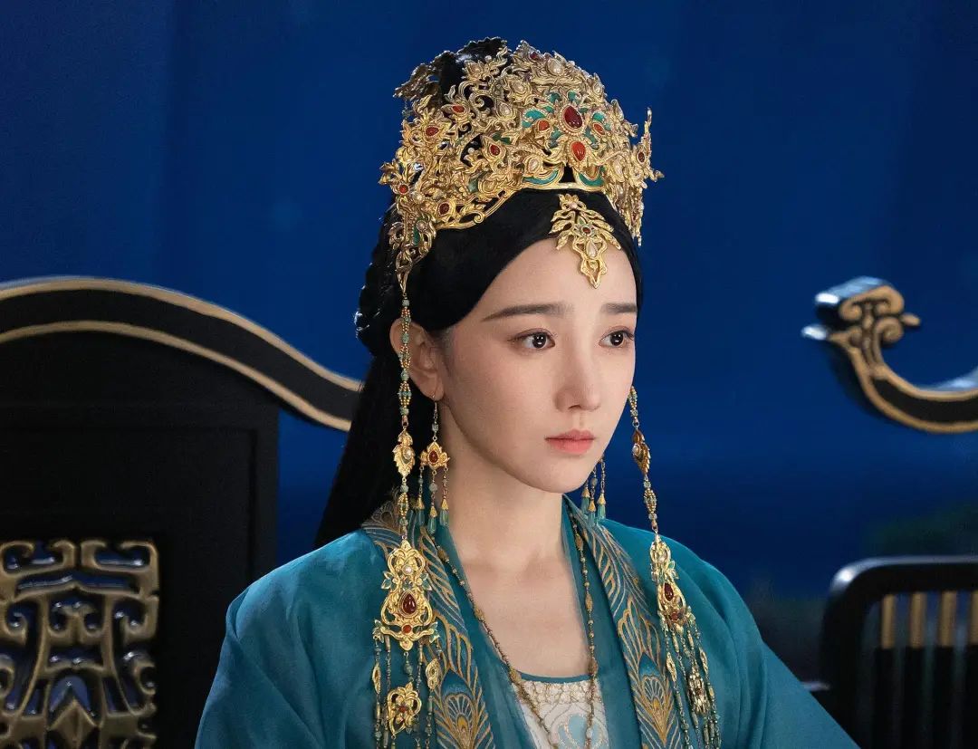 [转载]5位拿命变美的女星，因塑身衣皮肤溃烂、吃药物长瘤，是疯了吗？