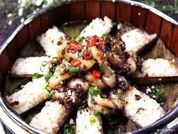美食推荐：鱼锅片片、糯米蛏子皇、越南胡椒粉蒸肝肚制作方法
