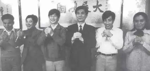 1983年，卓长仁犯案后为逃避法律制裁，劫机逃往<a href=