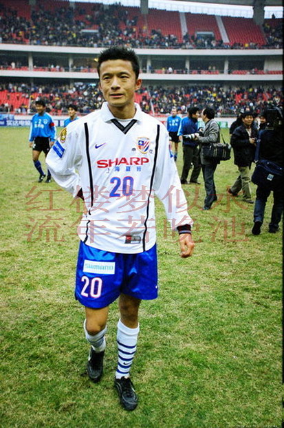 大连人官宣主帅，回顾连沪争霸时代谢晖7个经典瞬间！PK国足队长