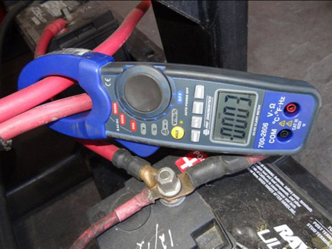 为什么原车电瓶用了6年才坏，自己换的电瓶却不耐用了？