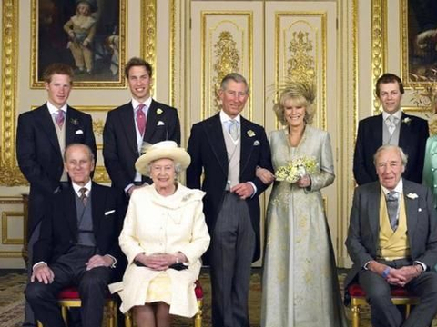 英王室世纪婚礼40周年：英伦玫瑰戴安娜香消玉殒,卡米拉笑到最后