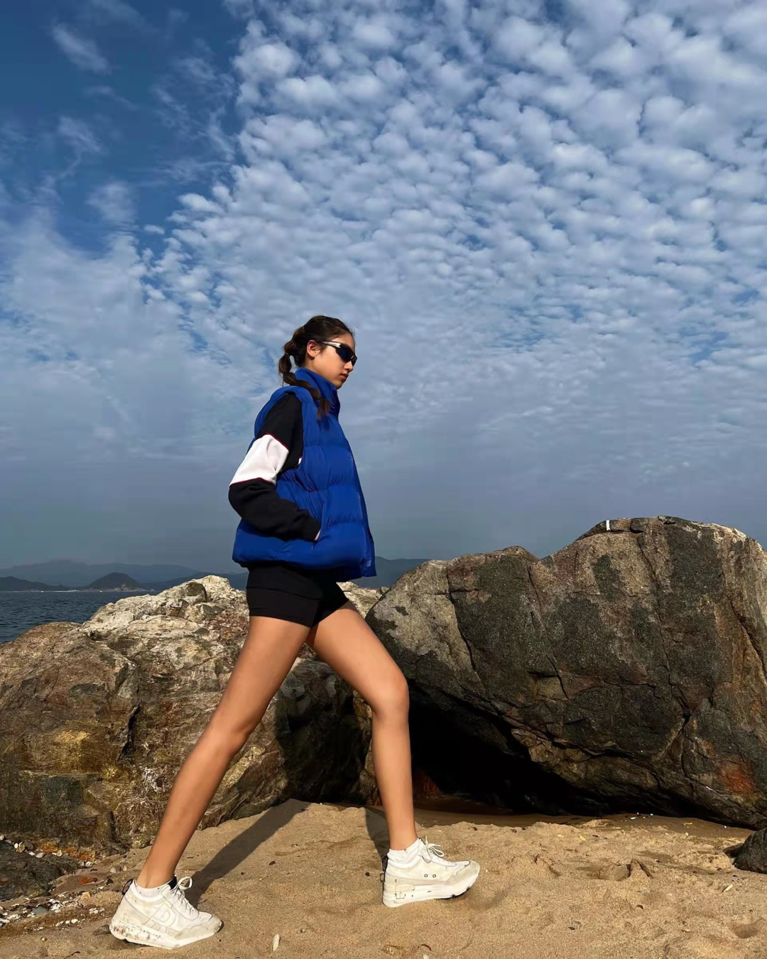 贺影帝爸爸67岁生日在!香港星二代晒儿时合照,拥逆天长腿被赞是天生超模休闲区蓝鸢梦想 - Www.slyday.coM 贺影帝爸爸67岁生日在!香港星二代晒儿时合照,拥逆天长腿被赞是天生超模休闲区蓝鸢梦想 - Www.slyday.coM