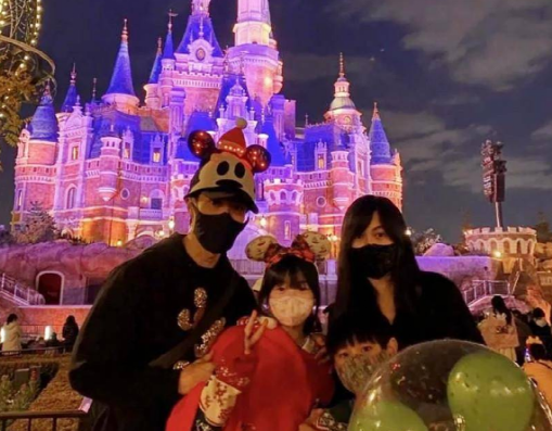 立威廉女儿被抨击相貌，霍建华女儿像老婆，吴尊女儿腿最长！