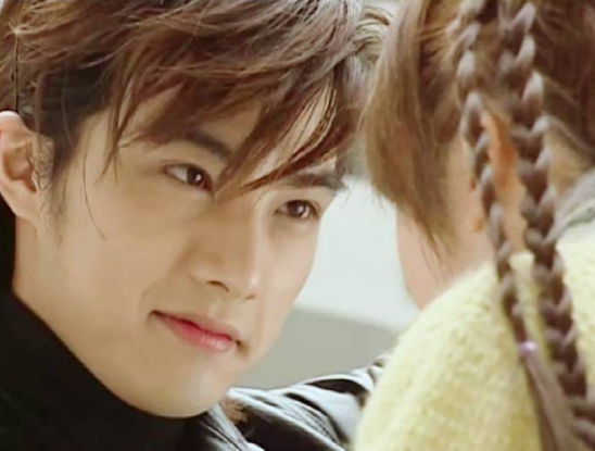 立威廉女儿被抨击相貌，霍建华女儿像老婆，吴尊女儿腿最长！