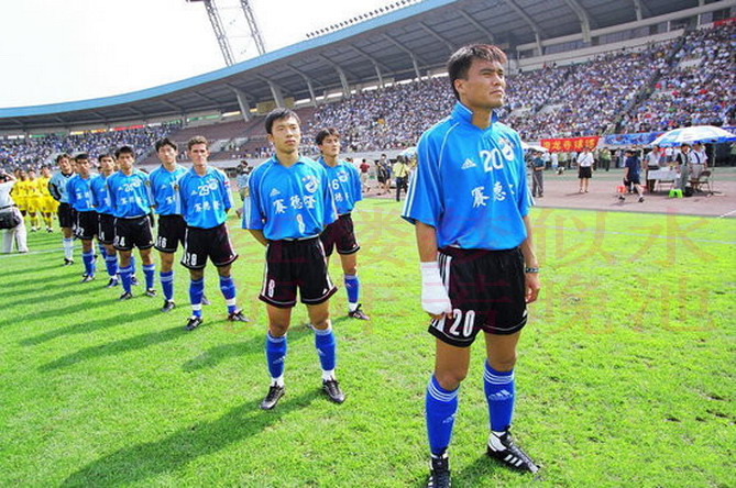 大连足球史上今天:99年大连万达0-1辽足,遭遇职业化后主场首败 大连足球史上今天:99年大连万达0-1辽足,遭遇职业化后主场首败