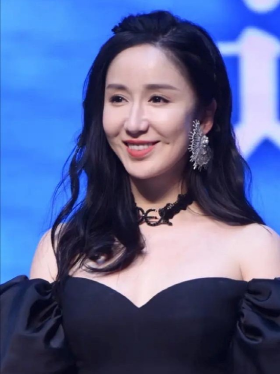 成功减龄or发面馒头？女星热衷的饱满苹果肌，一不小心成“灾难”