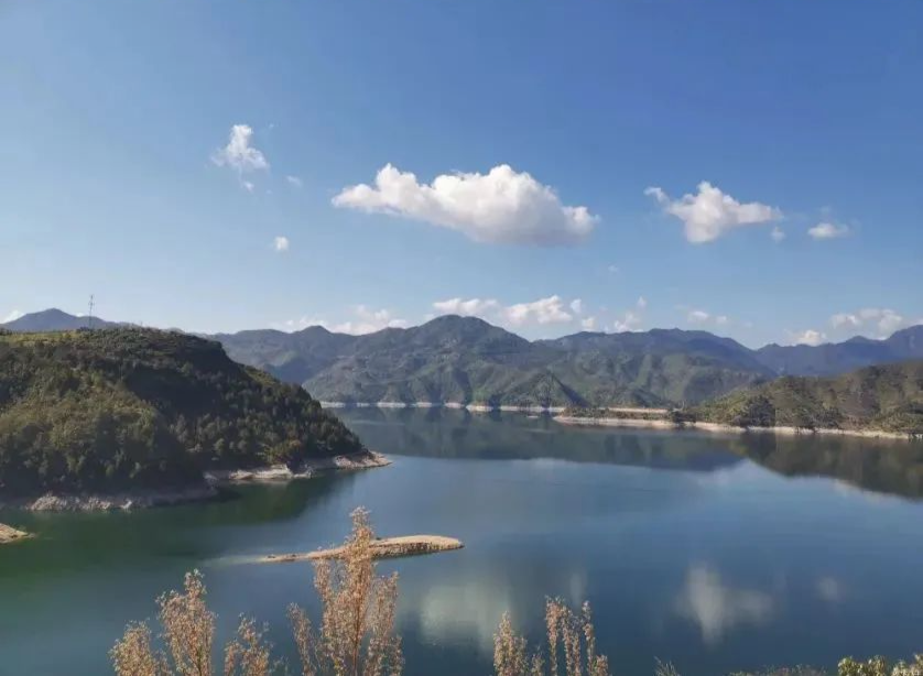 浙西南的桃花源，拥有约270平方公里仙境，相当于225个<a href=