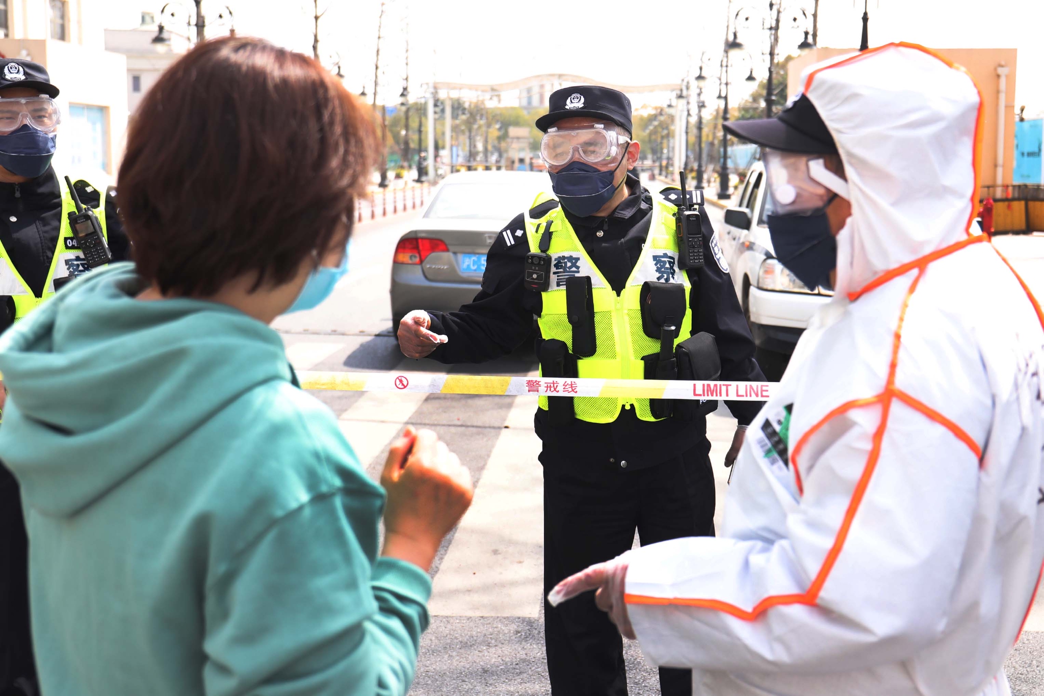 图说│4万人的特大型社区封闭筛查如何运作?上海康城多方合力破解抗疫“新题型”休闲区蓝鸢梦想 - Www.slyday.coM 图说│4万人的特大型社区封闭筛查如何运作?上海康城多方合力破解抗疫“新题型”休闲区蓝鸢梦想 - Www.slyday.coM