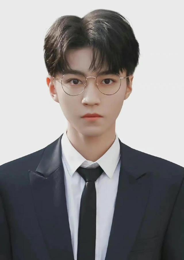 龚俊任嘉伦为失事飞机祈福,杨丽萍经纪人错过MU5735,捡回一条命休闲区蓝鸢梦想 - Www.slyday.coM 龚俊任嘉伦为失事飞机祈福,杨丽萍经纪人错过MU5735,捡回一条命休闲区蓝鸢梦想 - Www.slyday.coM