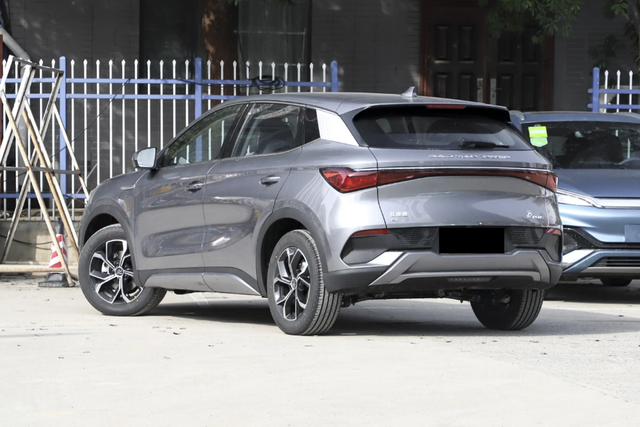 国内买车一定比国外贵?看看这几台出口车,良心大大滴!