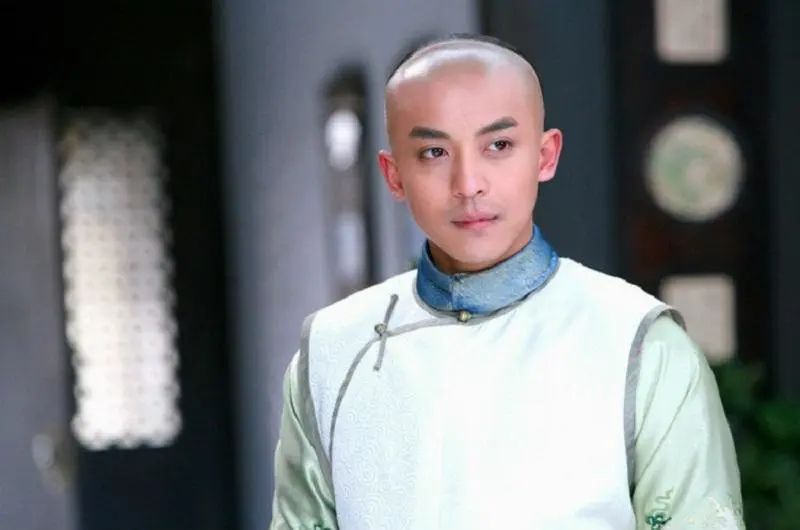 《爱情公寓》多人演技封神，展博新剧好评，陈赫娄艺潇却走不出来