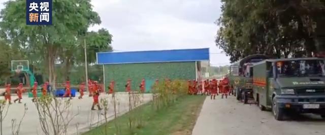 东航搭载132人客机坠毁 多路救援队共千余人赶赴现场休闲区蓝鸢梦想 - Www.slyday.coM 东航搭载132人客机坠毁 多路救援队共千余人赶赴现场休闲区蓝鸢梦想 - Www.slyday.coM