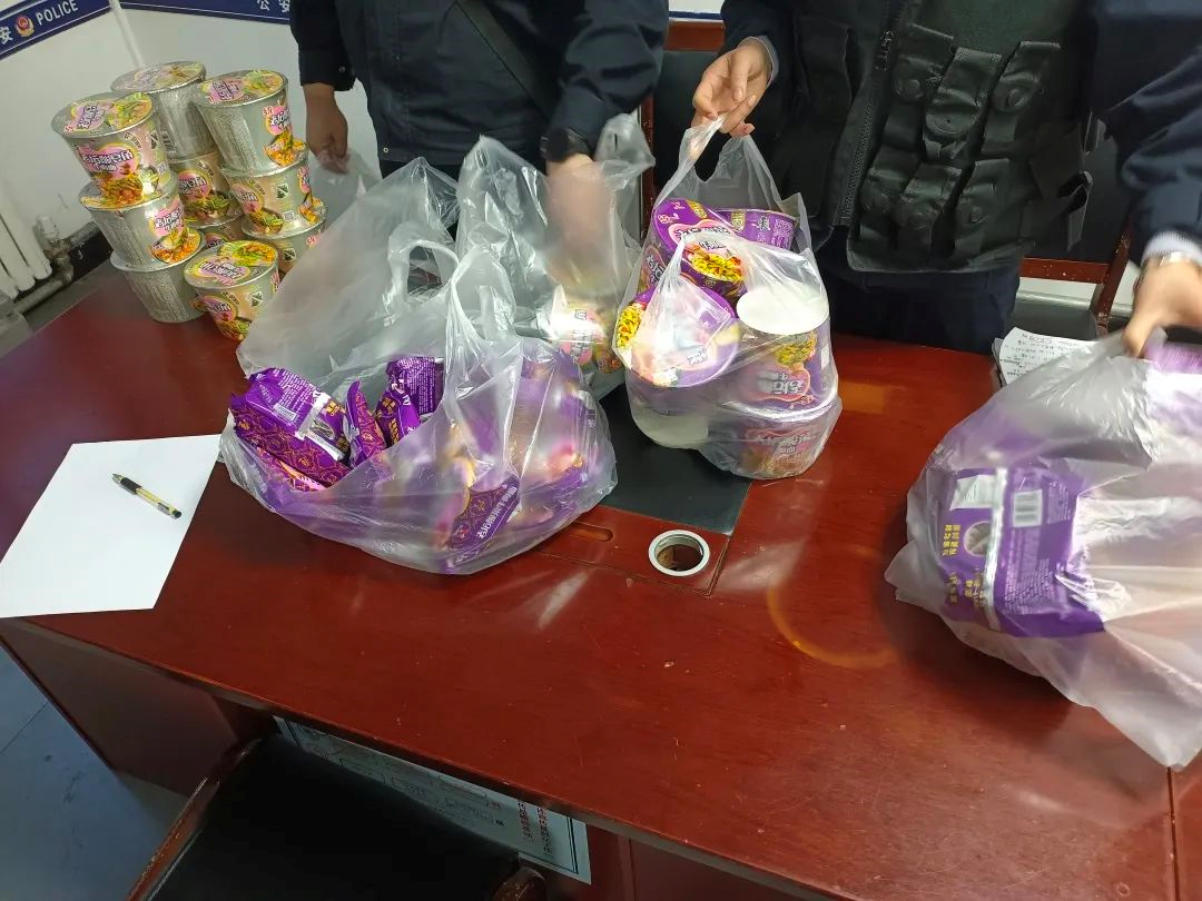 统一老坛酸菜牛肉面图片 c7c0-a1dd5cc9e7c17f200aeda0287cb57b40.png