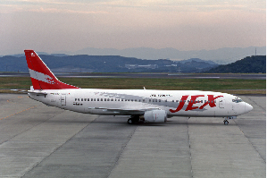 日本航空B737-400 资料图