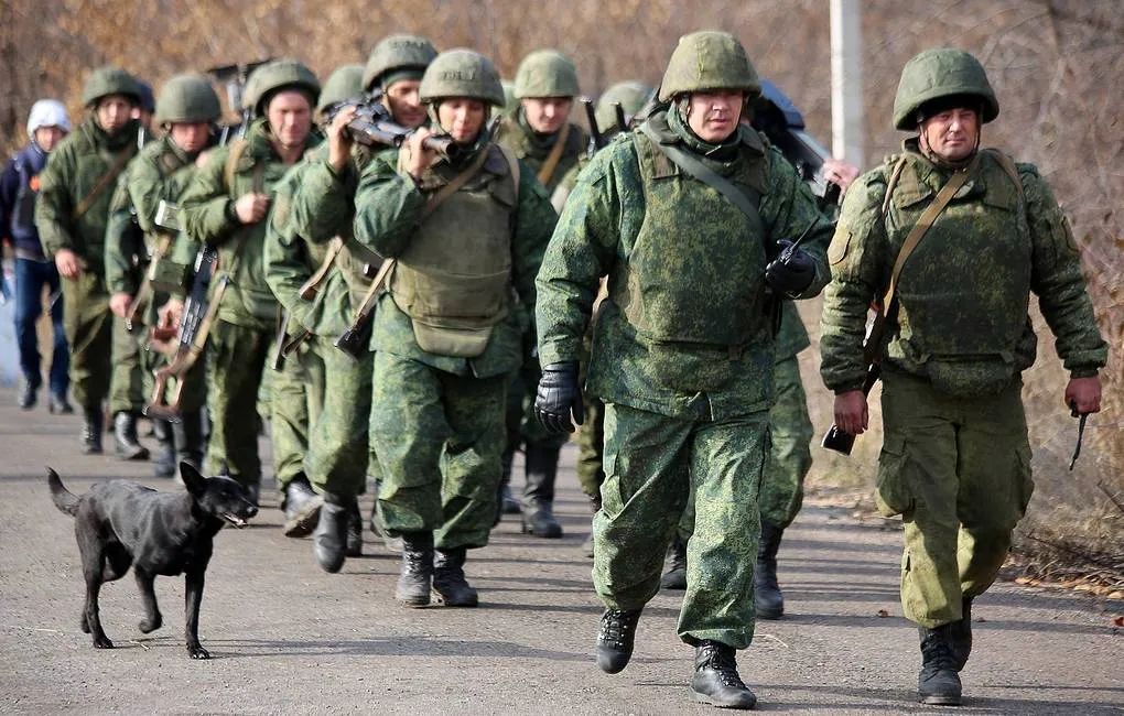 ▲东乌民兵成了马里乌波尔巷战的主力