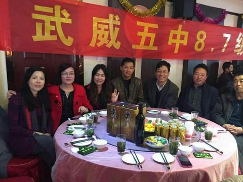 我和一个女同学一直聊得很好，但突然他最近突然不理我了，这是...