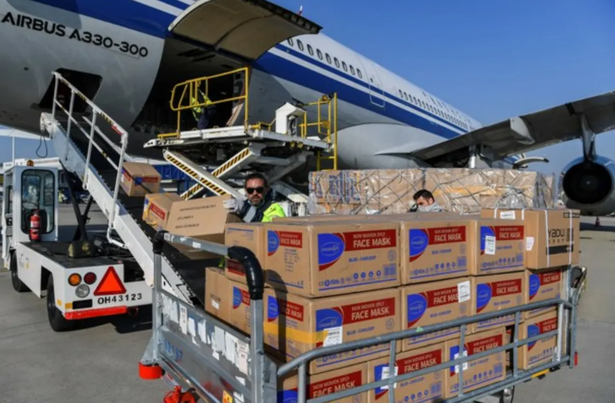 有时飞机的入座率那么低，中国为啥还坚持飞行？这2大原因是关键