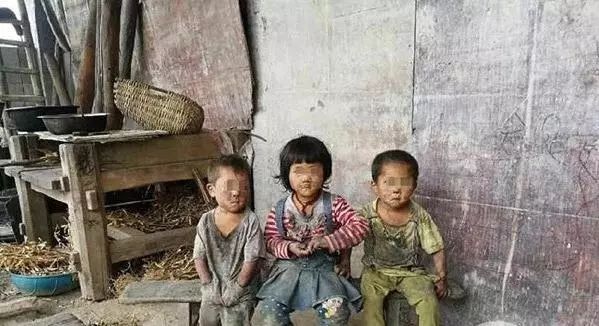 贫穷山区的小孩子都在干什么 182b-7289de11ca3b700859b90ba55ab53b01.jpg