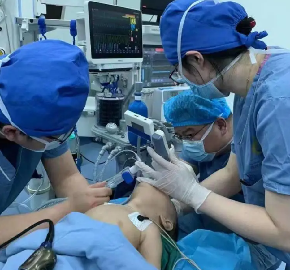 洗衣凝露当糖果?1岁男童吞下大半包休闲区蓝鸢梦想 - Www.slyday.coM 洗衣凝露当糖果?1岁男童吞下大半包休闲区蓝鸢梦想 - Www.slyday.coM