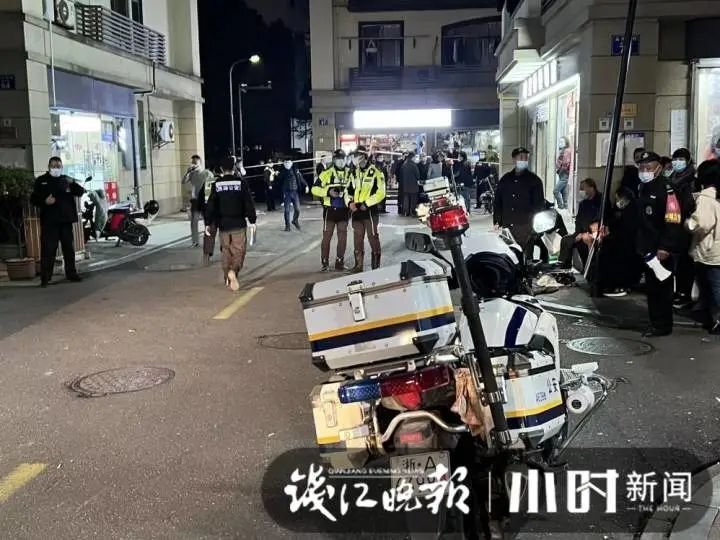揪心!杭州一小区内发生车辆撞人,造成1死2伤,警方通报:肇事司机已被控制休闲区蓝鸢梦想 - Www.slyday.coM 揪心!杭州一小区内发生车辆撞人,造成1死2伤,警方通报:肇事司机已被控制休闲区蓝鸢梦想 - Www.slyday.coM