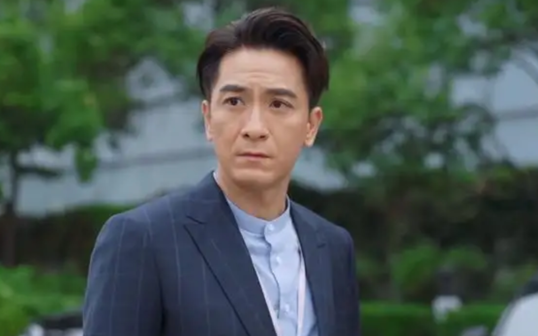 TVB小生也老得快，黄宗泽满脸褶子，林峯出现整容后遗症