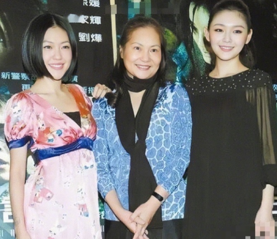 大s结婚17天，8人“登台唱戏”，真正的输家只有2人