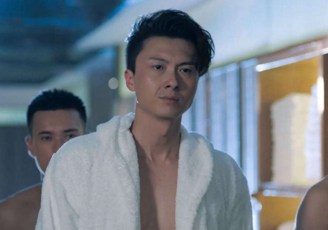 TVB小生也老得快，黄宗泽满脸褶子，林峯出现整容后遗症