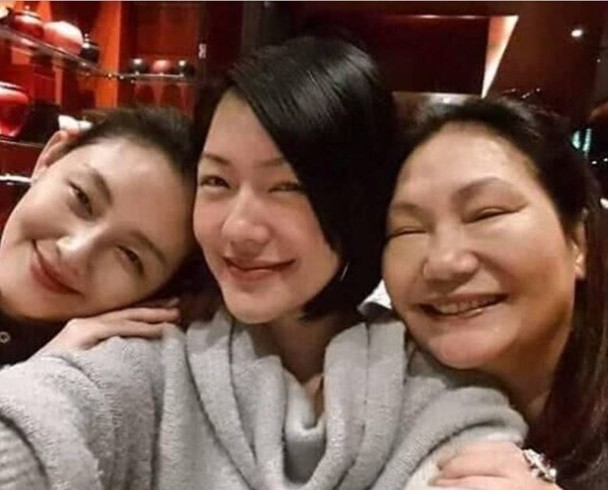 小S回应具俊晔为她找美食，两字曝大S新婚状态，她也想去<a href=