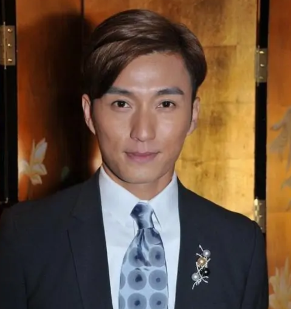 TVB小生也老得快，黄宗泽满脸褶子，林峯出现整容后遗症